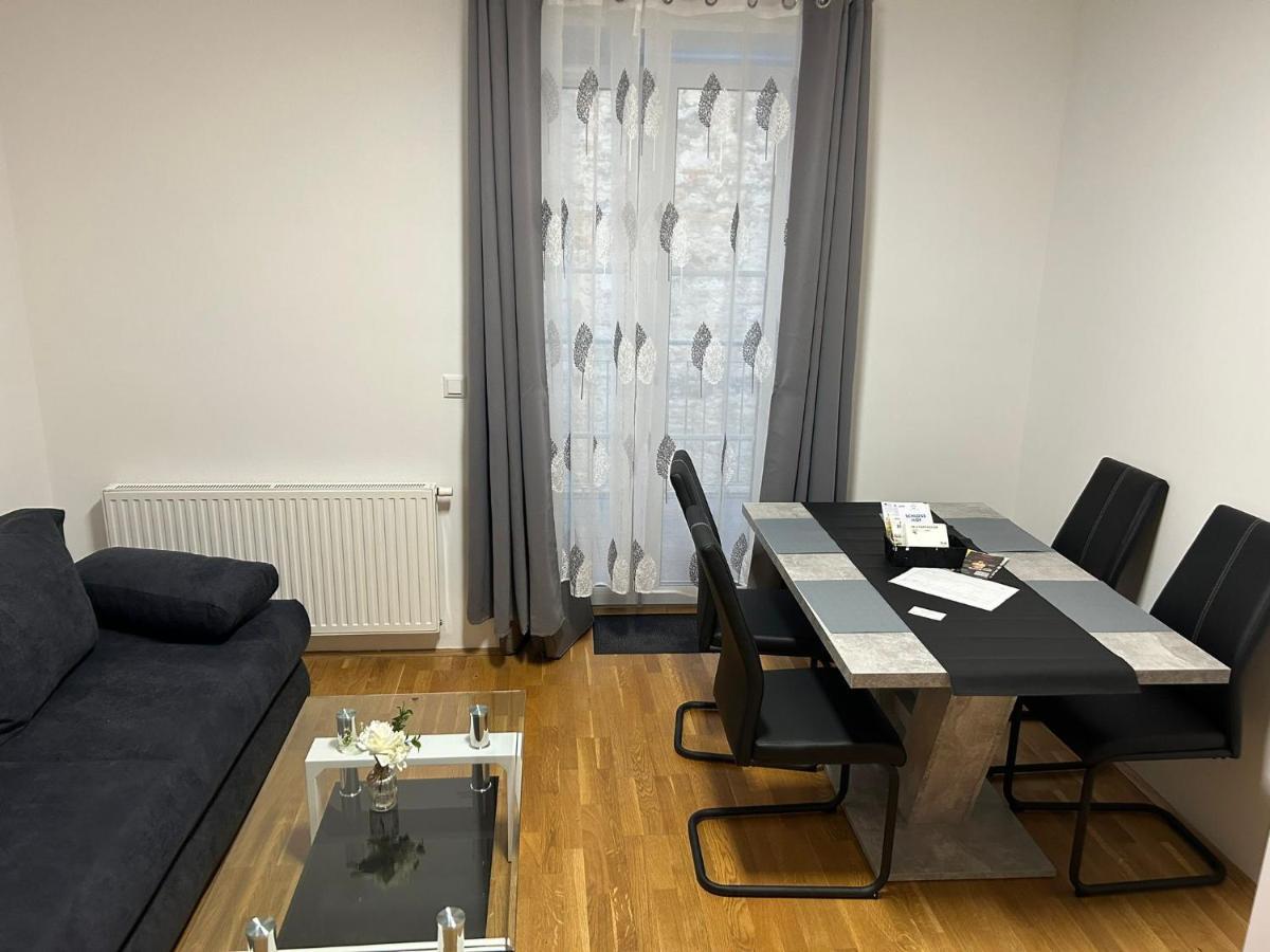 Paky Appartements 00322 Брук ан дер Лайта Екстериор снимка