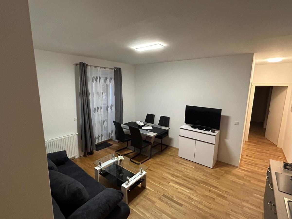 Paky Appartements 00322 Брук ан дер Лайта Екстериор снимка